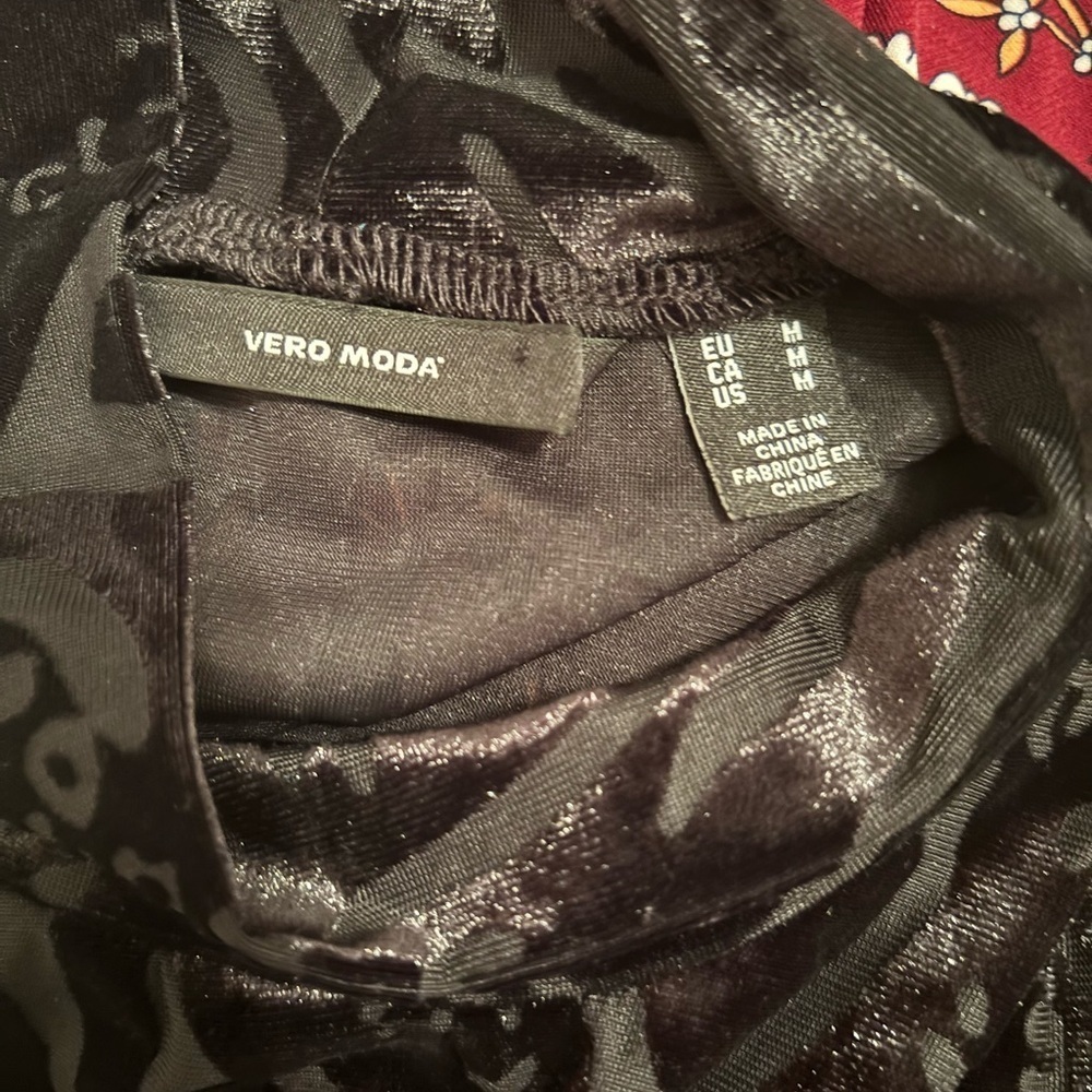 Vero Moda burn out top M - Picture 5 of 5